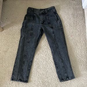 Black mom jeans, belt included